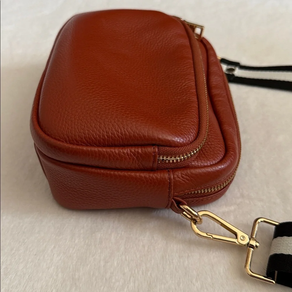 Pom Pom London | Mayfair Pebbled Leather Crossbody Bag B&W Stripe Strap Brown - Picture 5 of 15